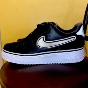 Air Force 1 07 LV8 Black/White size 10.5 men’s